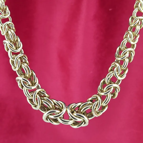 Vintage 9ct Gold Graduated Byzantine Necklace- Close Up 
