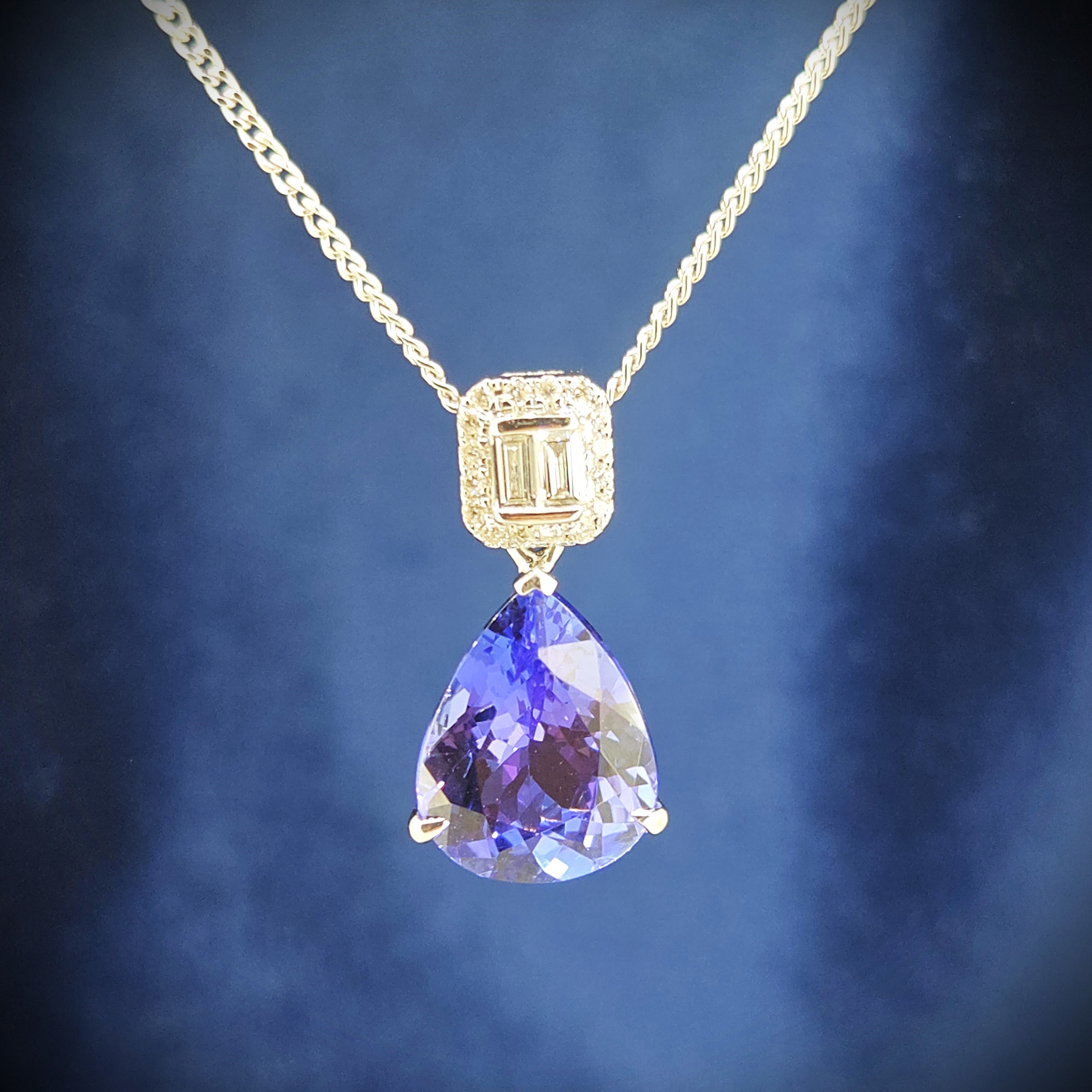 img/jewellery/necklaceswhite-gold-tanzanite-diamond-pear-shape-pendant.jpg