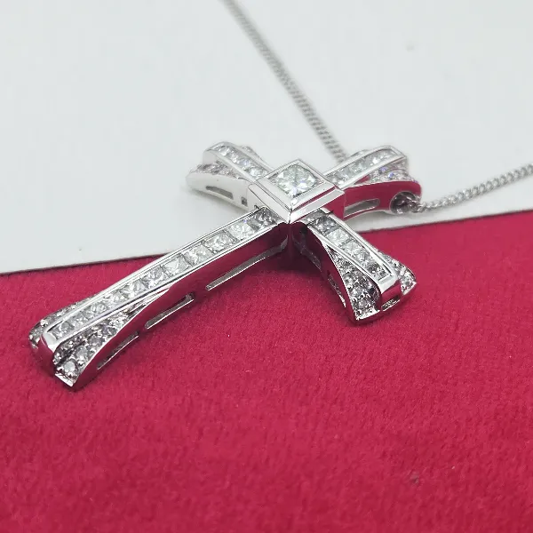 18ct White Gold Beautiful Diamond Cross weighing 1.66cts -mixed-diamond-cross-in-white-gold.webp