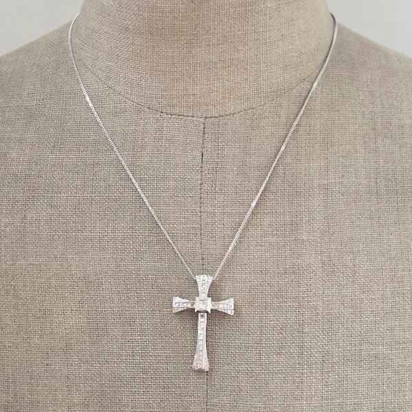 18ct White Gold Beautiful Diamond Cross weighing 1.66cts -mixed-diamond-cross-in-white-gold.webp