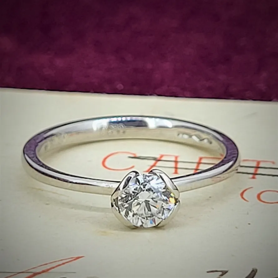 Diamond Jewellery Ireland  - A Gorgeous Platinum Round Brilliant Solitaire weighing 0.50cts