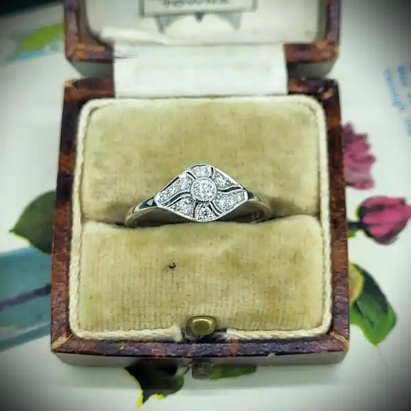 diamond Stock: 18ct White Gold Art Deco Diamond Ring