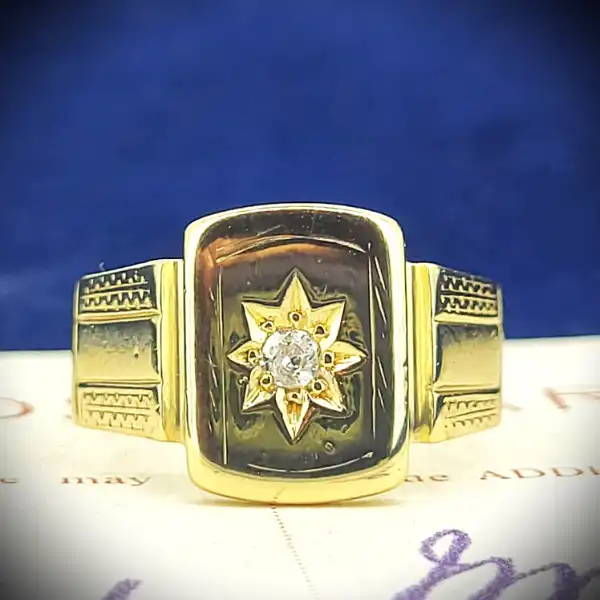 diamond Stock: Date 1930! 18ct Gents Signet Ring with Diamond