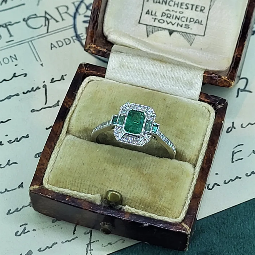 18ct White Gold Emerald and Diamond Ring- Front View 
