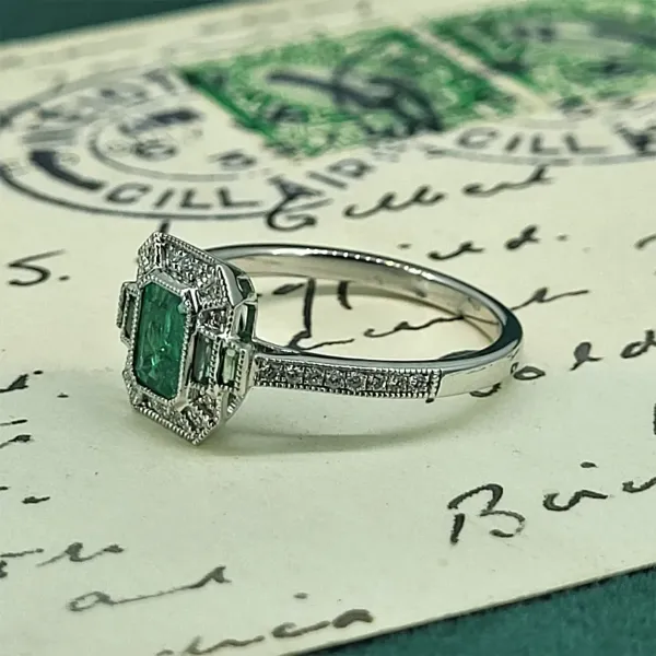 18ct White Gold Emerald and Diamond Ring- Crown View 