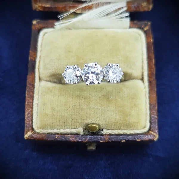 Luxury vintage diamond and coloured gems