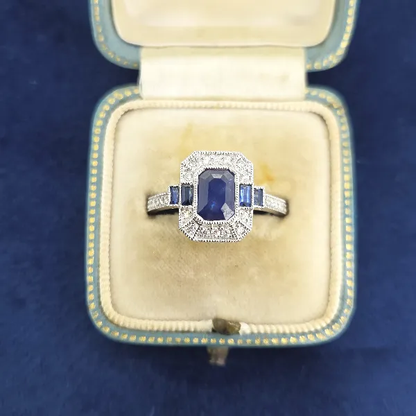 18ct White Gold Diamond & Sapphire Ring- Side View 