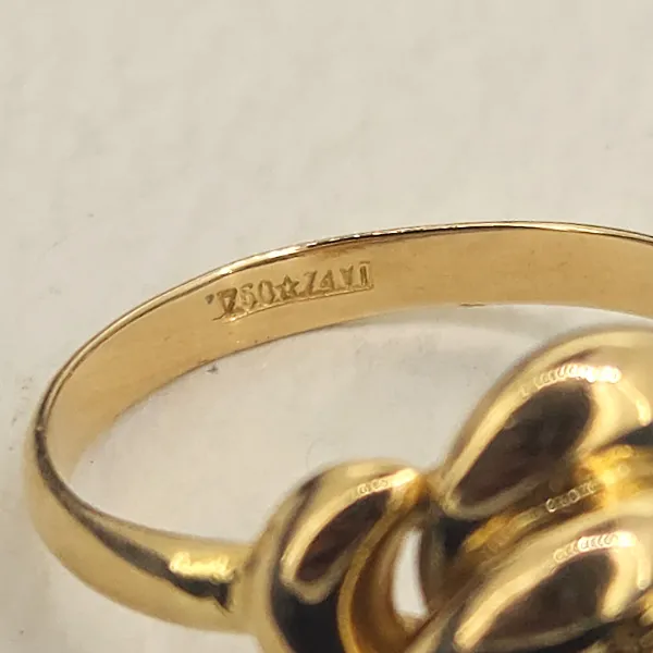18ct Yellow Gold Italian Knot Ring- Crown View 