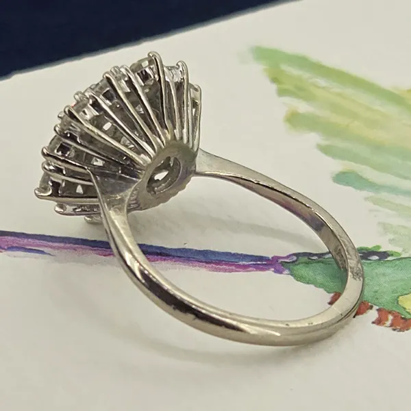18ct White Gold 2.00ct Diamond Cluster Ring-Small 