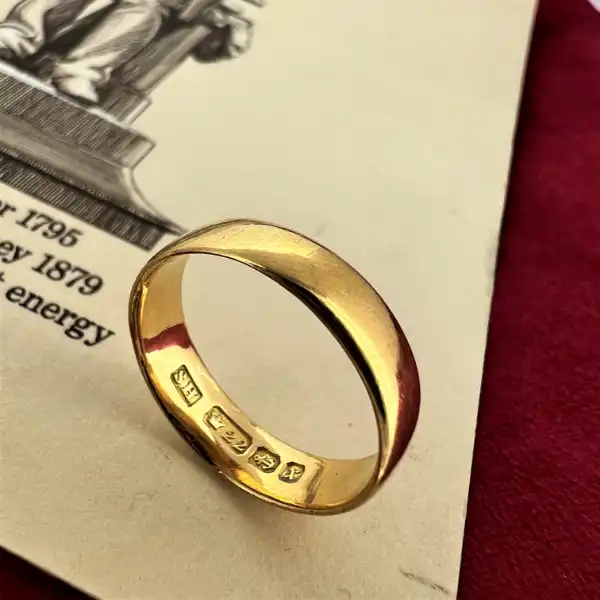 Date 1972! 22ct Exquisite Wedding Ring-22ct-plain-wed-1972.webp