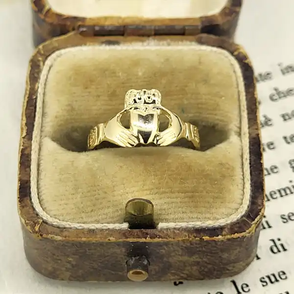 9ct Gold Cladder Ring - Small-9ct-small-claddagh-ring.webp