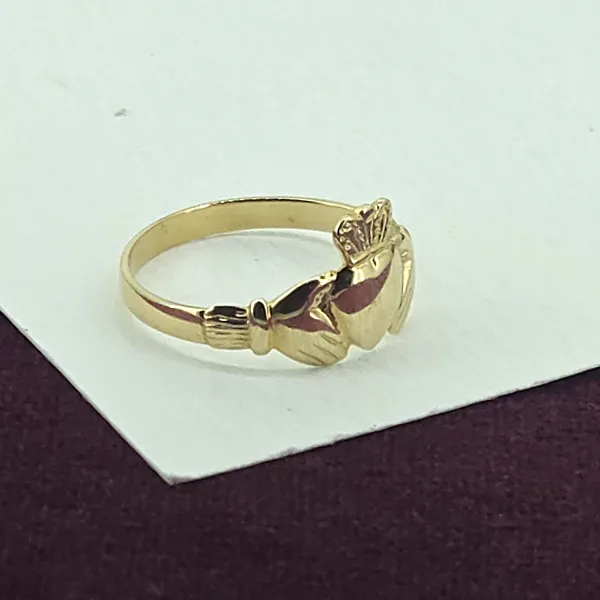 9ct Yellow Gold Unisex Claddagh Ring- Reverse Angle 