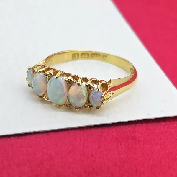 Date 1902! Opal Ring in 18ct Gold- Close Up 