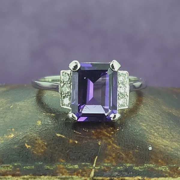 Art Deco Amethyst and Platinum Ring in Platinum- Close Up 