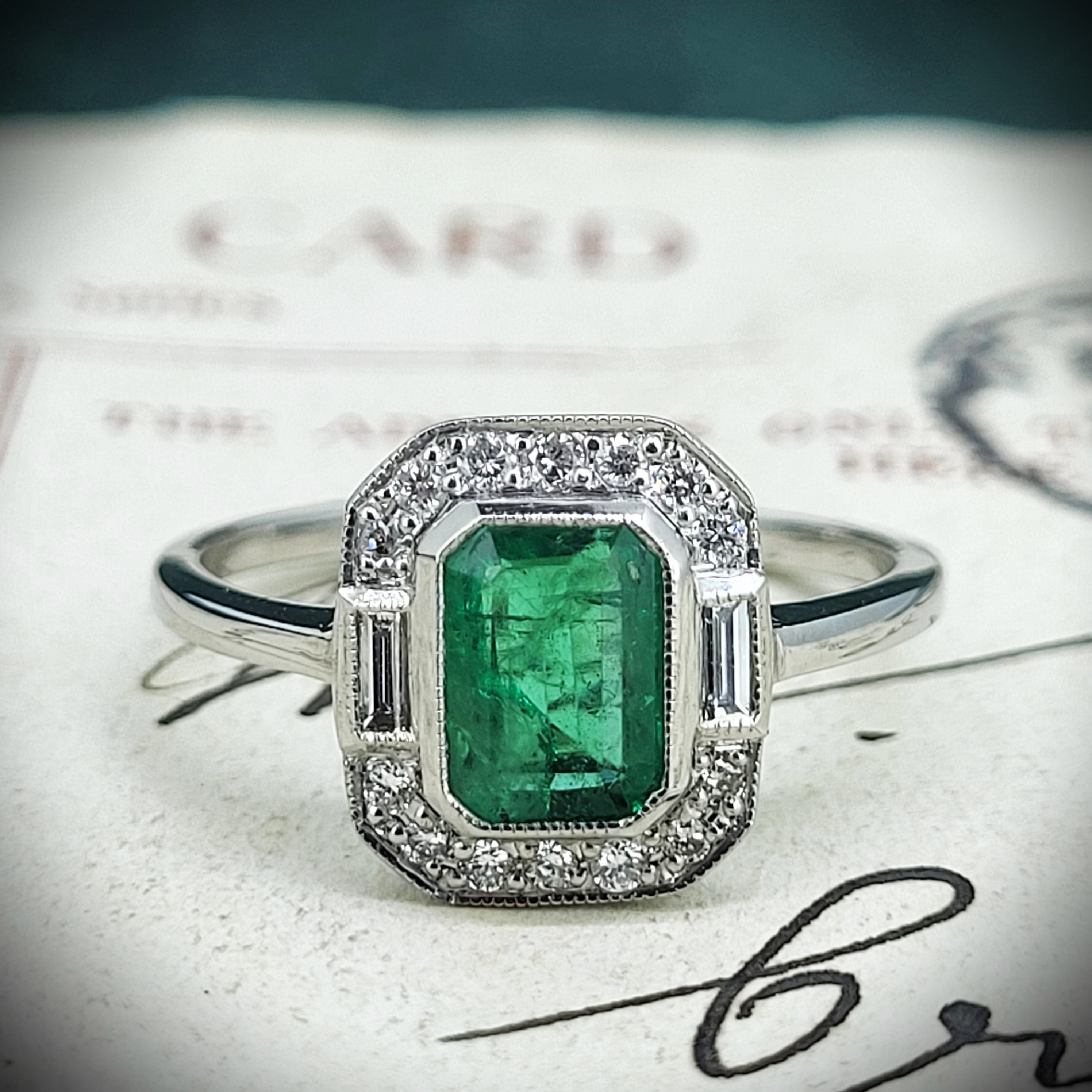 img/jewellery/ringsart-deco-emerald-cut-emerald-dia-cluster.jpg
