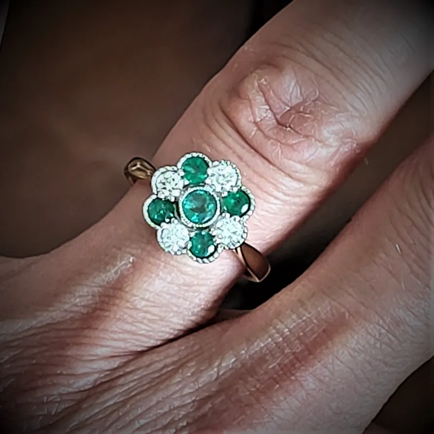 Emerald Jewellery Ireland  - 18ct Yellow Gold Emerald & Diamond Daisy Ring