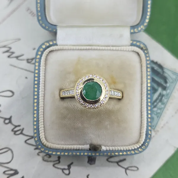 Emerald and Diamond Target Ring in 18ct Yellow Gold- Side View 