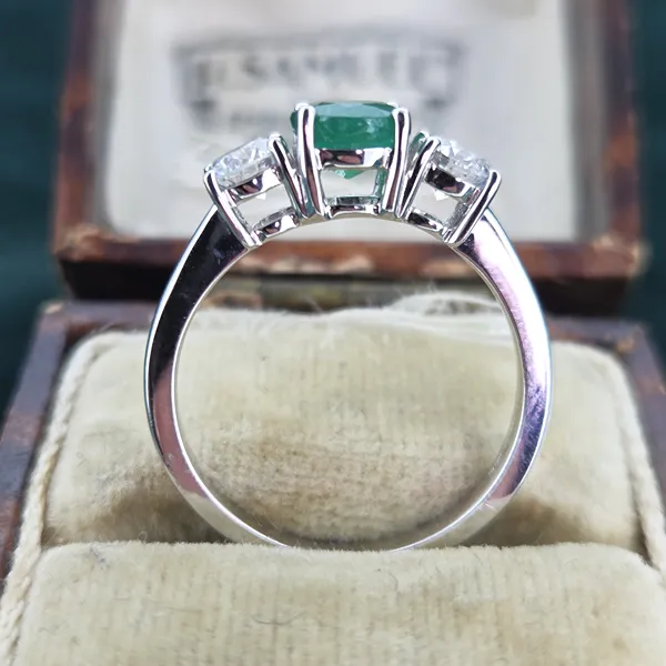 Emerald & Diamond Trilogy Ring in 18ct White Gold- Magnified 