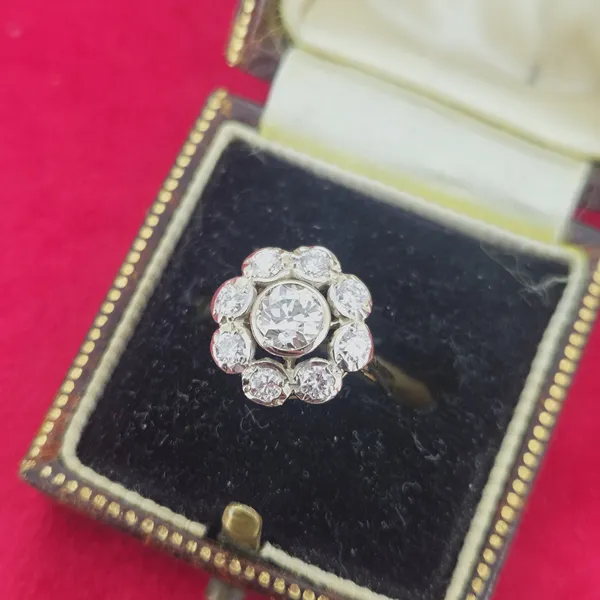 Gorgeous Vintage Diamond Daisy Ring in 18ct - 0.75ct- Front View 
