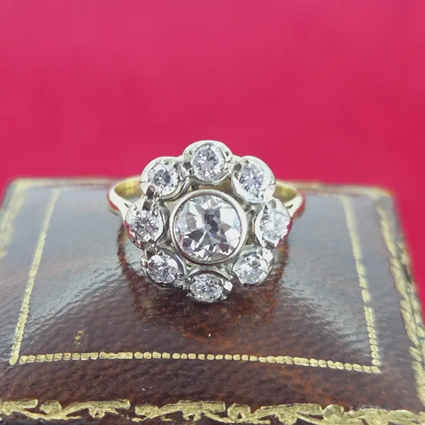 Gorgeous Vintage Diamond Daisy Ring in 18ct - 0.75ct- Reverse Angle 