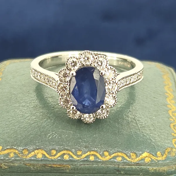 Diamond and Sapphire Ring in 18ct White Gold- Close Up 