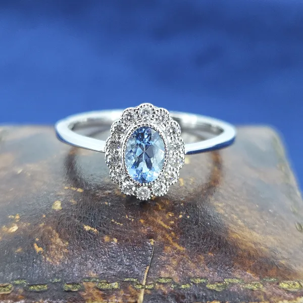 Aquamarine & Diamond Cluster in 18ct White Gold- Close Up 
