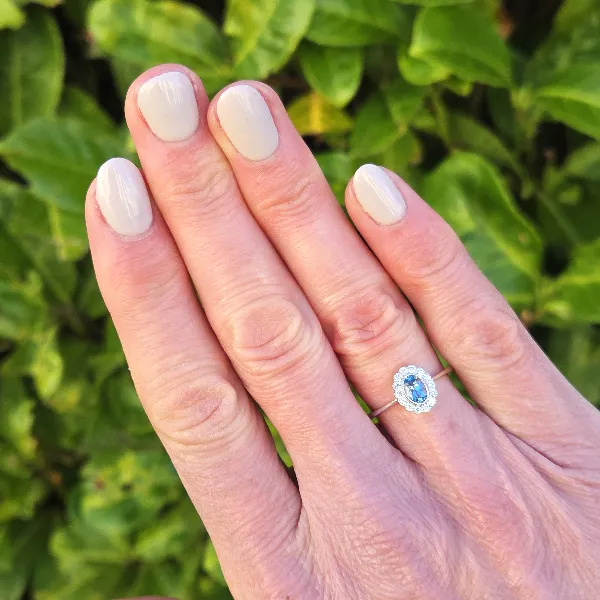 Aquamarine & Diamond Cluster in 18ct White Gold- Magnified 