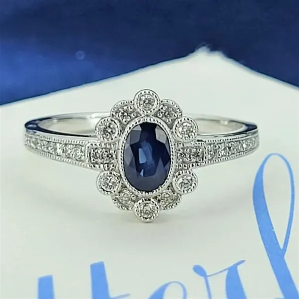 18ct Sapphire and Diamond Cluster Ring- Reverse Angle 
