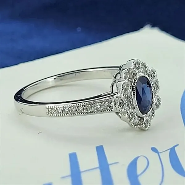 18ct Sapphire and Diamond Cluster Ring- Crown View 
