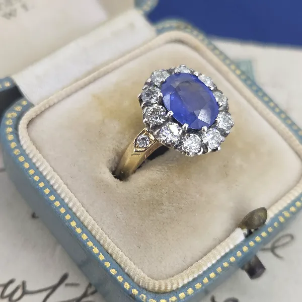 Sapphire & Diamond Cluster in 18ct Yellow Gold- Close Up 