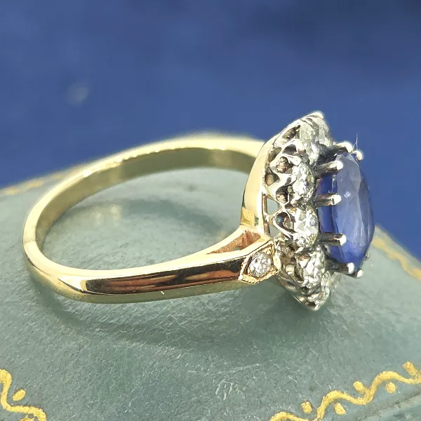 Sapphire & Diamond Cluster in 18ct Yellow Gold- Magnified 