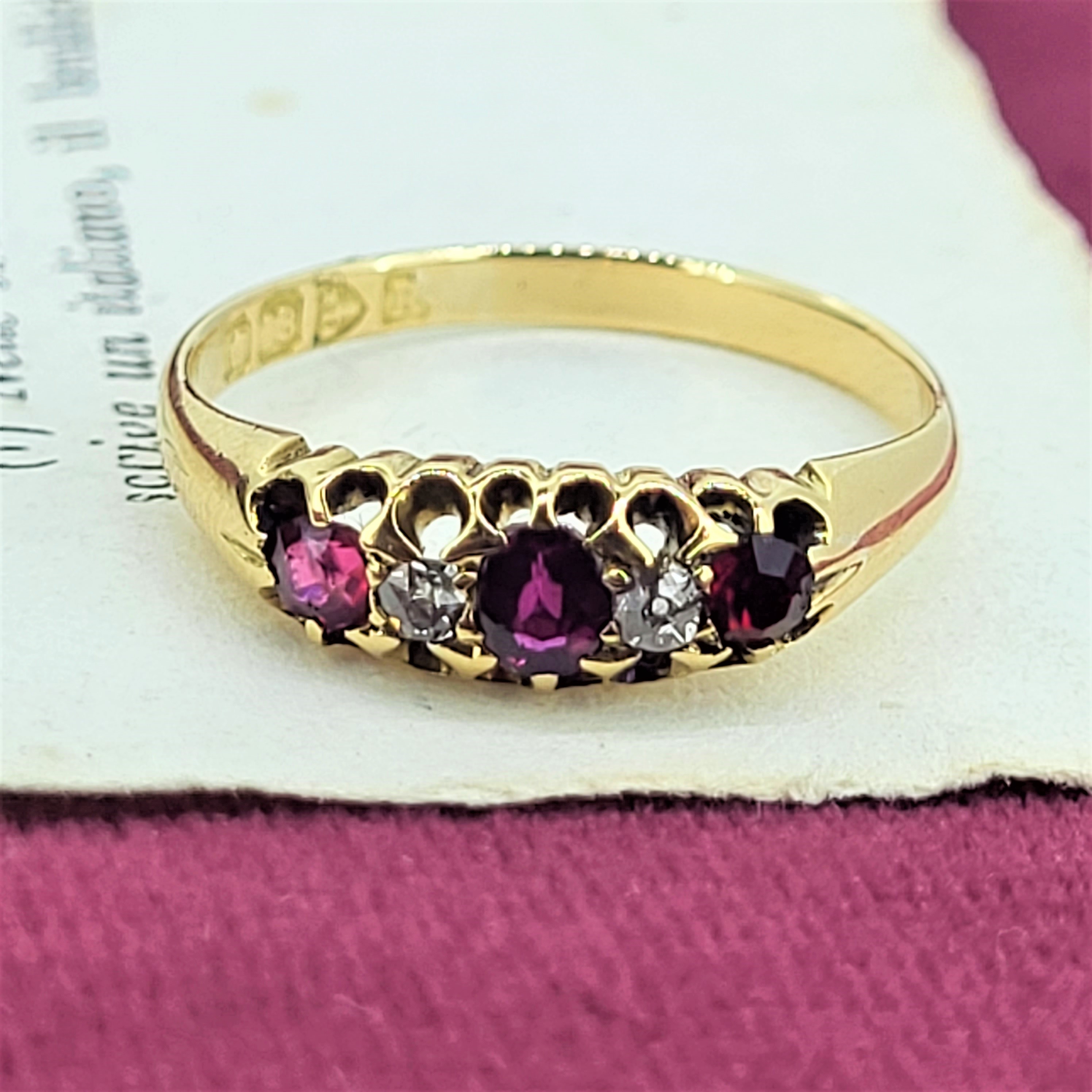 img/jewellery/ringsvictorian-ruby-ring.jpg