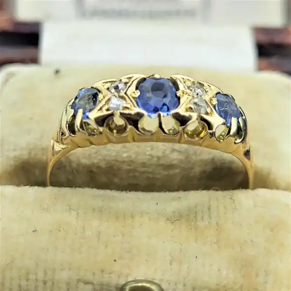 18ct Sapphire and Diamond Vintage Ring -vintage-18ct-sapphire-ring.webp