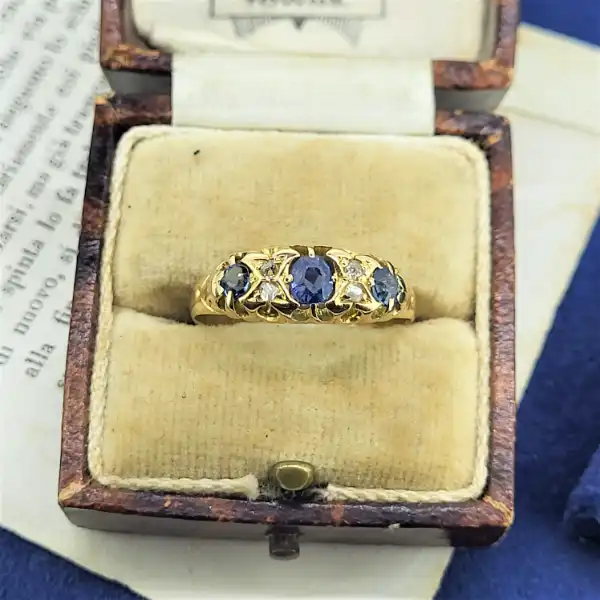 18ct Sapphire and Diamond Vintage Ring -vintage-18ct-sapphire-ring.webp