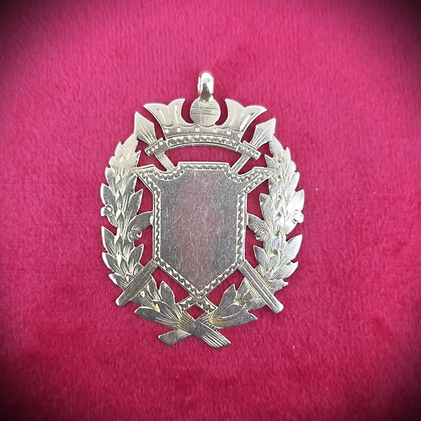 Date 1920! 15ct Gold Antique Medal by John Grinsell & Sons