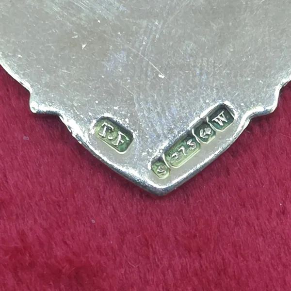 Date 1946! 9ct Gold Domino Medal by Thomas Fattorini- Close Up 