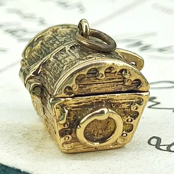 9ct Gold Treasure Chest Charm-9ct-detailed-treasure-chest-charm.webp