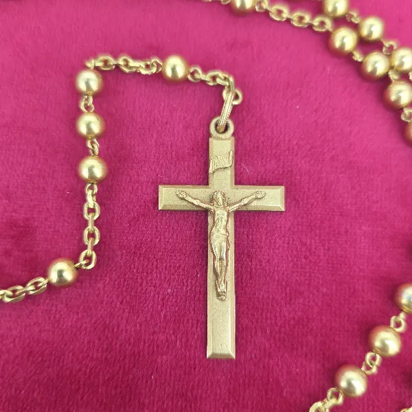 Antique 9ct Gold Rosary Beads with Crucifix - Close Up 